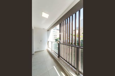 Varanda de kitnet/studio à venda com 1 quarto, 30m² em Jardim das Acácias, São Paulo