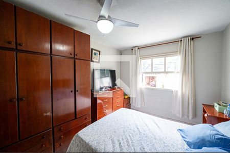 Casa à venda com 200m², 3 quartos e 2 vagas Casa à venda com 200m², 3 quartos e 2 vagasQuarto 1