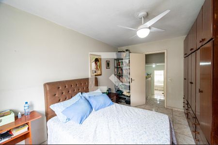 Casa à venda com 200m², 3 quartos e 2 vagas Casa à venda com 200m², 3 quartos e 2 vagasQuarto 1