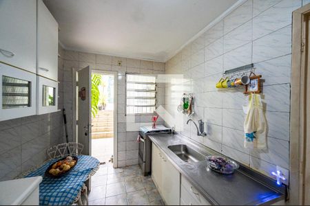Casa à venda com 200m², 3 quartos e 2 vagas Casa à venda com 200m², 3 quartos e 2 vagasCozinha