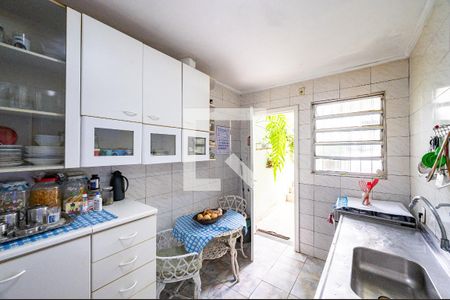 Casa à venda com 200m², 3 quartos e 2 vagas Casa à venda com 200m², 3 quartos e 2 vagasCozinha