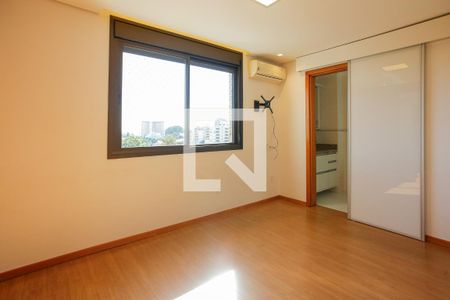 Suite de apartamento para alugar com 3 quartos, 100m² em Cristo Redentor, Porto Alegre