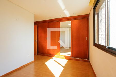 Suite de apartamento para alugar com 3 quartos, 100m² em Cristo Redentor, Porto Alegre