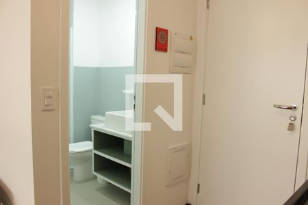 Banheiro de kitnet/studio para alugar com 1 quarto, 22m² em Paraíso, São Paulo