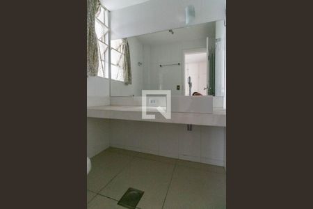 Apartamento à venda com 130m², 3 quartos e 2 vagasBanheiro Quarto 3