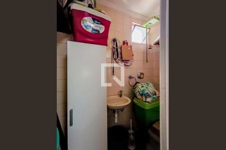 Apartamento à venda com 109m², 4 quartos e 2 vagas Apartamento à venda com 109m², 4 quartos e 2 vagasBanheiro de Serviço