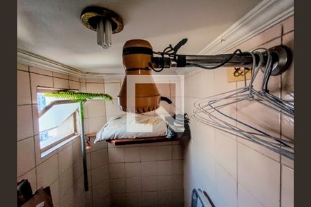 Apartamento à venda com 109m², 4 quartos e 2 vagas Apartamento à venda com 109m², 4 quartos e 2 vagasBanheiro de Serviço