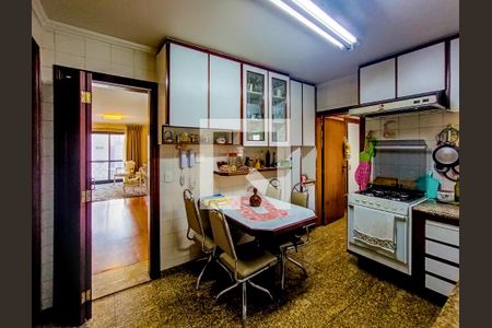 Apartamento à venda com 109m², 4 quartos e 2 vagas Apartamento à venda com 109m², 4 quartos e 2 vagasCozinha