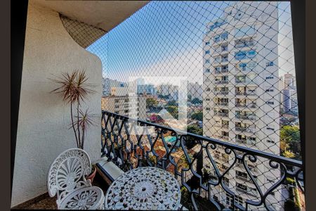 Apartamento à venda com 109m², 4 quartos e 2 vagas Apartamento à venda com 109m², 4 quartos e 2 vagasVaranda