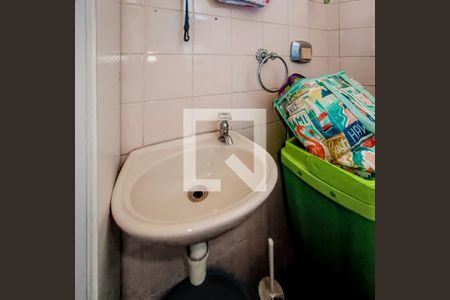 Apartamento à venda com 109m², 4 quartos e 2 vagas Apartamento à venda com 109m², 4 quartos e 2 vagasBanheiro de Serviço