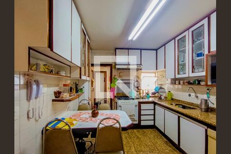 Apartamento à venda com 109m², 4 quartos e 2 vagas Apartamento à venda com 109m², 4 quartos e 2 vagasCozinha