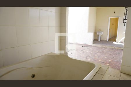 Casa para alugar com 480m², 3 quartos e 2 vagashidromassagem