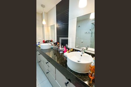 Apartamento à venda com 144m², 4 quartos e 1 vagaBanheiro da Suíte