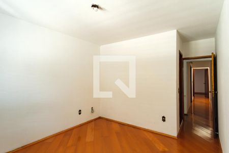 Casa à venda com 299m², 3 quartos e 2 vagasSuíte