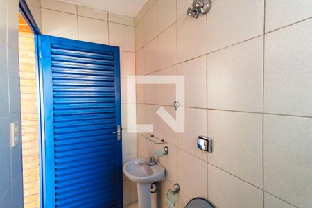 Casa à venda com 299m², 3 quartos e 2 vagasBanheiro de Serviço 2