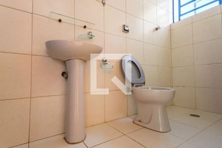 Casa à venda com 299m², 3 quartos e 2 vagasBanheiro de Serviço