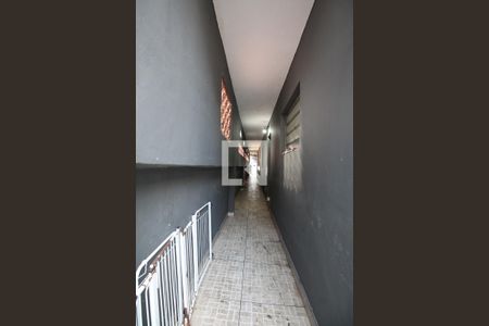Casa à venda com 149m², 2 quartos e 2 vagasCorredor externo