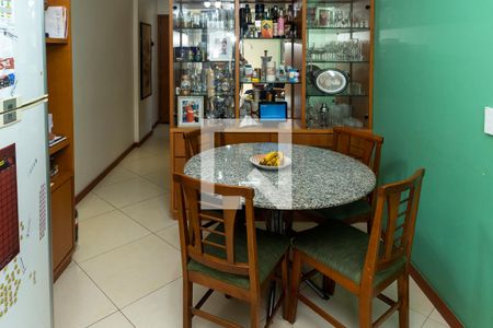 Apartamento à venda com 70m², 2 quartos e 1 vagaSala