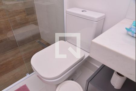 Casa à venda com 289m², 3 quartos e 4 vagasBanheiro da Suíte 2