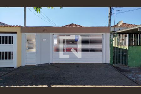 Casa à venda com 250m², 2 quartos e 1 vagaFachada