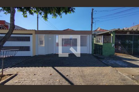 Casa à venda com 250m², 2 quartos e 1 vagaFachada