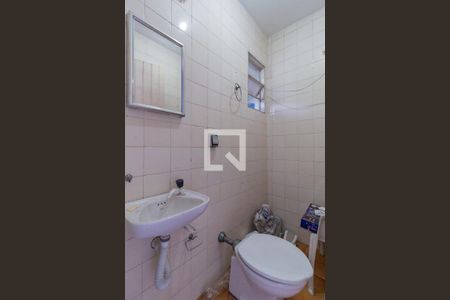 Casa à venda com 200m², 3 quartos e 2 vagasBanheiro