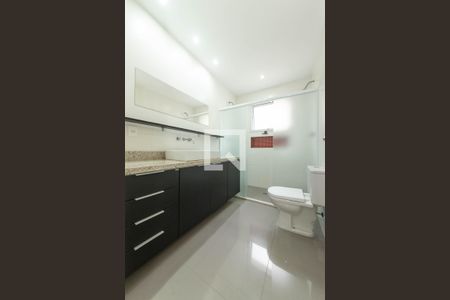Casa para alugar com 110m², 2 quartos e 2 vagasBanheiro Social