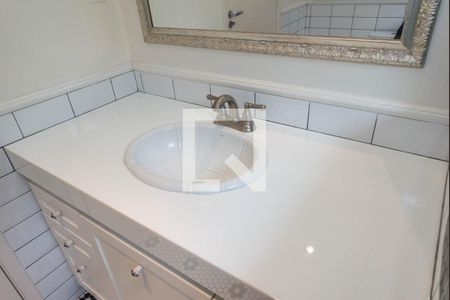Casa para alugar com 110m², 2 quartos e 2 vagasBanheiro da Suíte