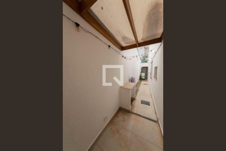 Casa para alugar com 110m², 2 quartos e 2 vagasCorredor Externo