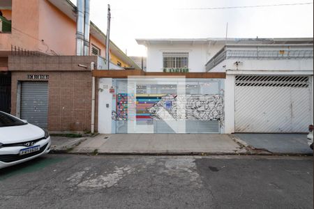 Casa para alugar com 110m², 2 quartos e 2 vagasFachada