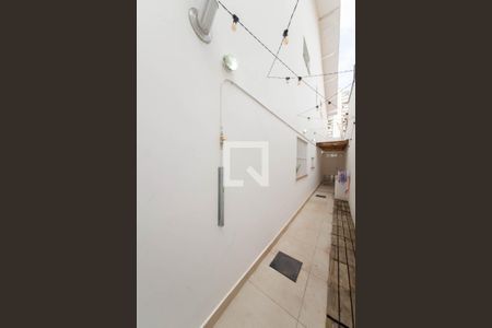 Casa para alugar com 110m², 2 quartos e 2 vagasCorredor Externo
