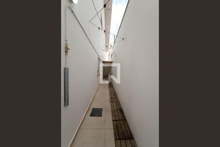 Casa para alugar com 110m², 2 quartos e 2 vagasCorredor Externo