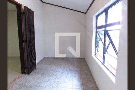Quarto de casa para alugar com 1 quarto, 40m² em Jardim Maria Rosa, Taboão da Serra