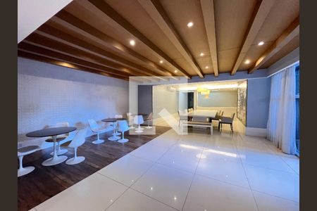 Apartamento à venda com 190m², 4 quartos e 2 vagasÁrea comum - Salão de festas