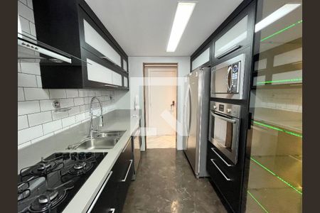 Apartamento à venda com 190m², 4 quartos e 2 vagasCozinha