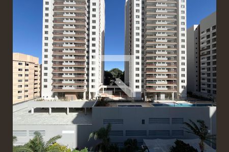 Apartamento à venda com 190m², 4 quartos e 2 vagasVista da Suíte 1