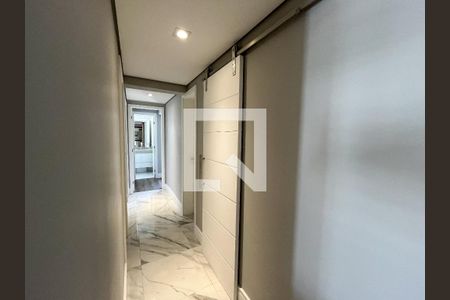 Apartamento à venda com 190m², 4 quartos e 2 vagasCorredor