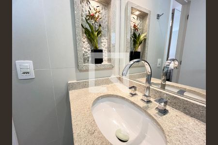 Apartamento à venda com 190m², 4 quartos e 2 vagasBanheiro da Suíte 1