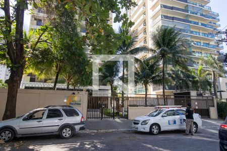 Apartamento à venda com 86m², 3 quartos e 1 vaga Apartamento à venda com 86m², 3 quartos e 1 vagaFachada
