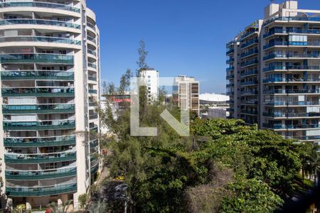 Apartamento à venda com 86m², 3 quartos e 1 vaga Apartamento à venda com 86m², 3 quartos e 1 vagaVaranda