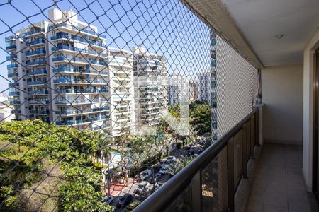 Apartamento à venda com 86m², 3 quartos e 1 vaga Apartamento à venda com 86m², 3 quartos e 1 vagaVaranda