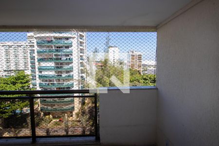 Apartamento à venda com 86m², 3 quartos e 1 vaga Apartamento à venda com 86m², 3 quartos e 1 vagaVaranda