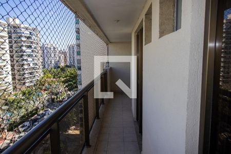 Apartamento à venda com 86m², 3 quartos e 1 vaga Apartamento à venda com 86m², 3 quartos e 1 vagaVaranda