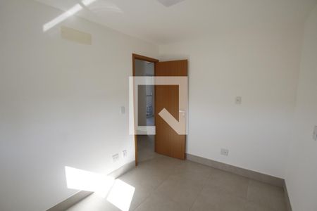 Quarto 1 de apartamento para alugar com 2 quartos, 64m² em Serrinha, Goiânia