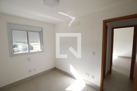 Quarto 1 de apartamento para alugar com 2 quartos, 64m² em Serrinha, Goiânia