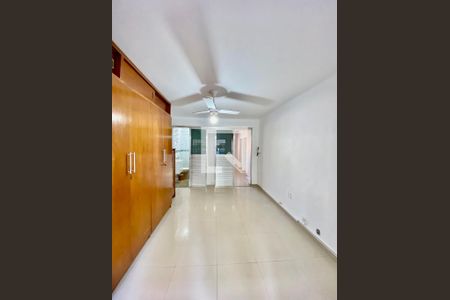 Quarto de casa para alugar com 1 quarto, 40m² em Todos Os Santos, Rio de Janeiro