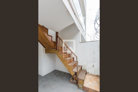 Casa à venda com 170m², 3 quartos e 1 vagaEscada