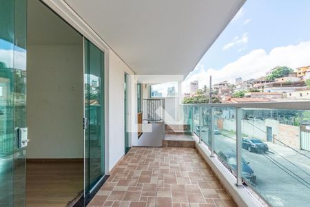 Varanda da Sala de casa para alugar com 3 quartos, 70m² em Barreiro, Belo Horizonte