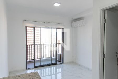 Sala e cozinha de kitnet/studio para alugar com 1 quarto, 24m² em Paraíso, São Paulo