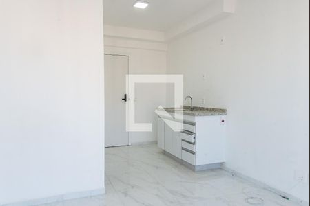 Sala e cozinha de kitnet/studio à venda com 1 quarto, 24m² em Paraíso, São Paulo